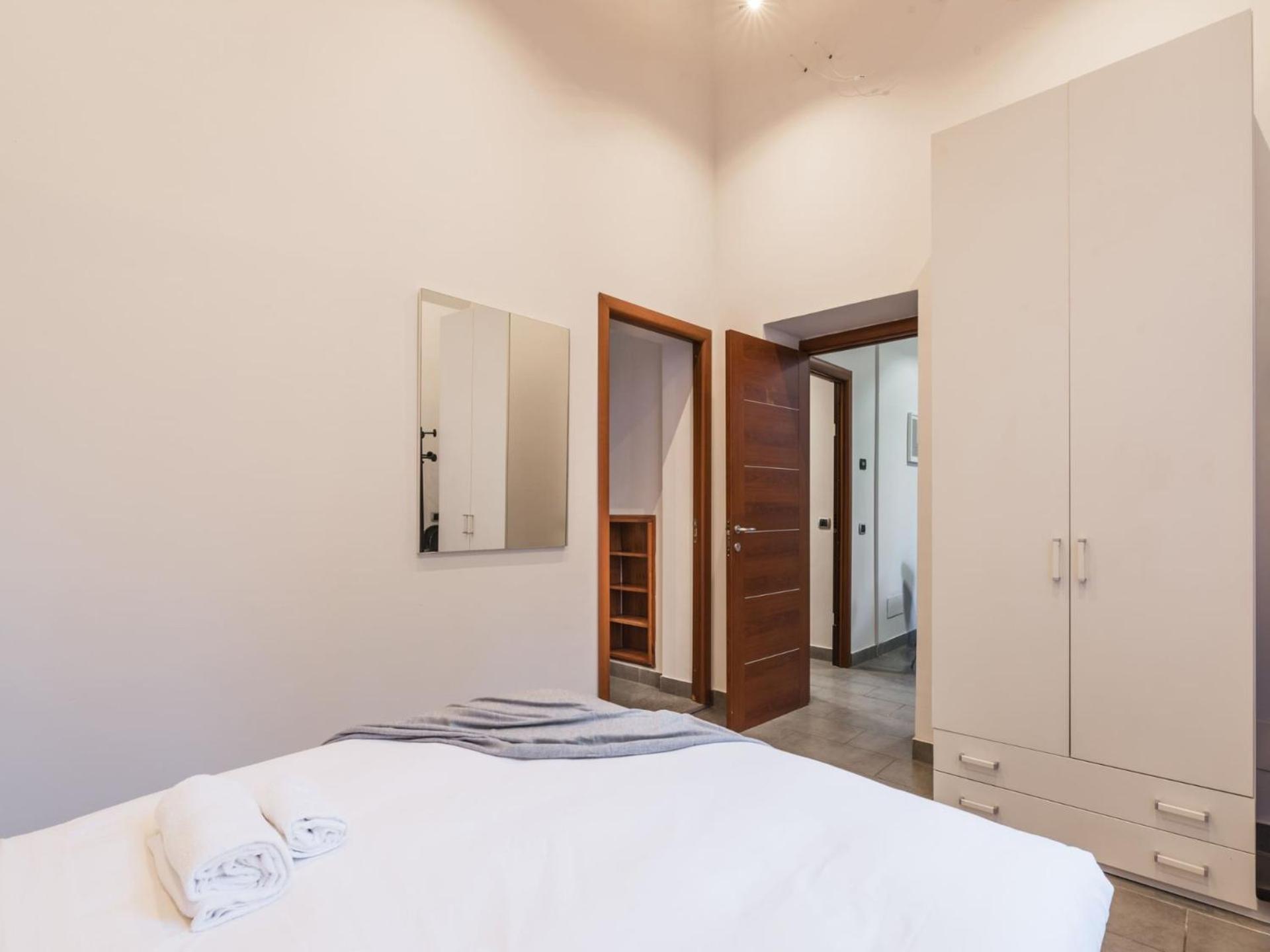 The Rent - Three-bedroom In Manzoni District Roma