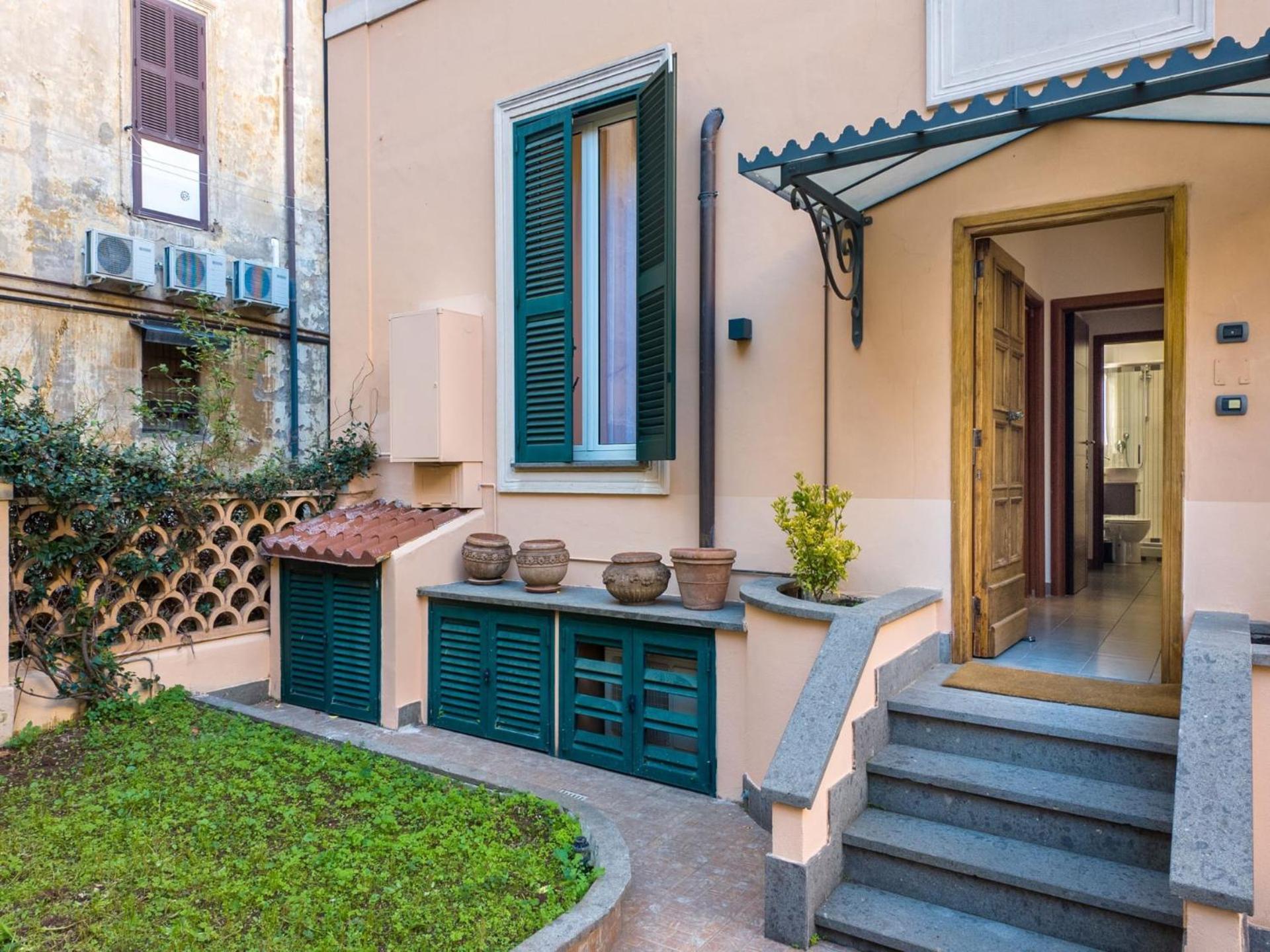 The Rent - Three-bedroom In Manzoni District Roma