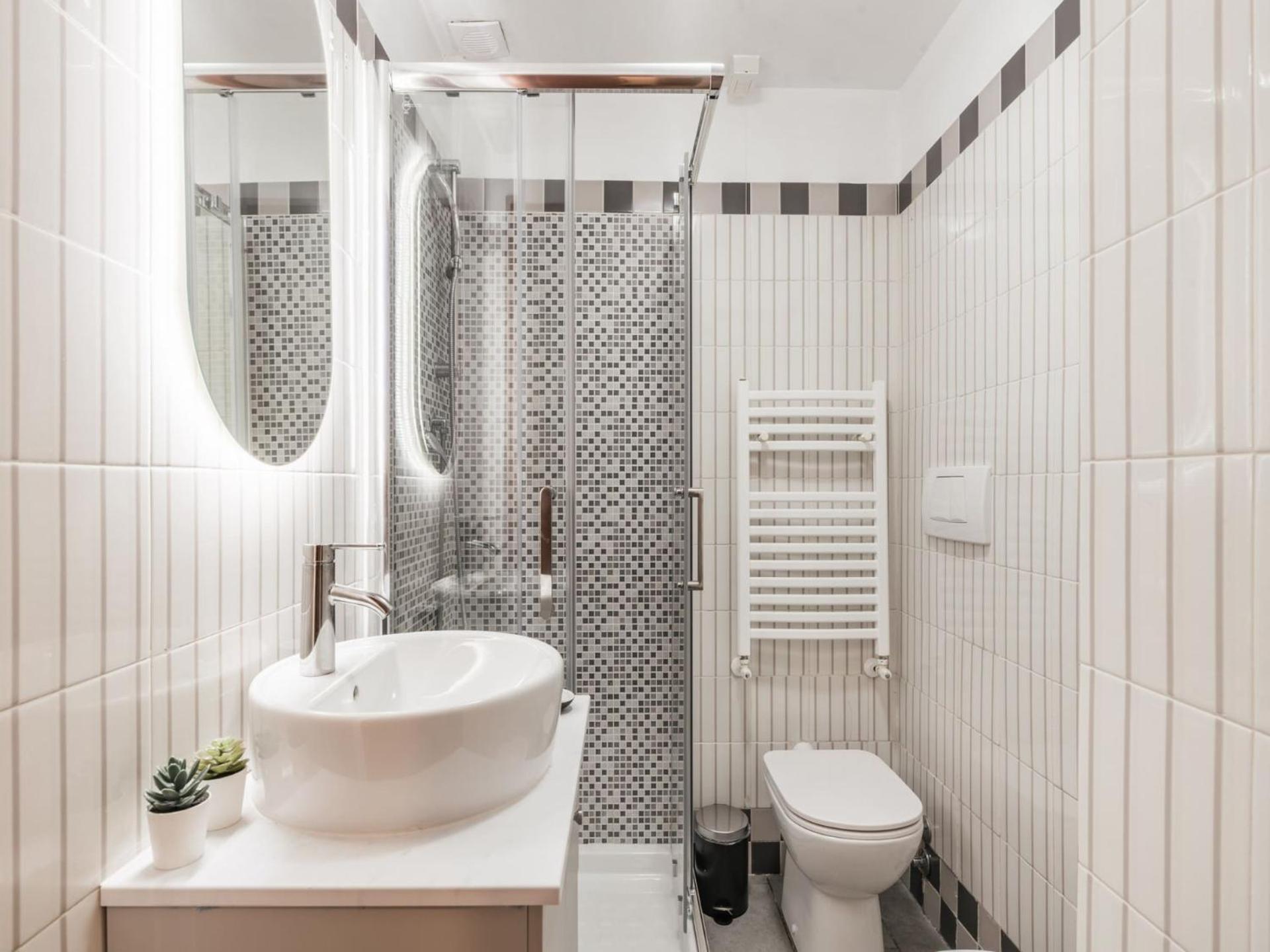 The Rent - Three-bedroom In Manzoni District * Roma