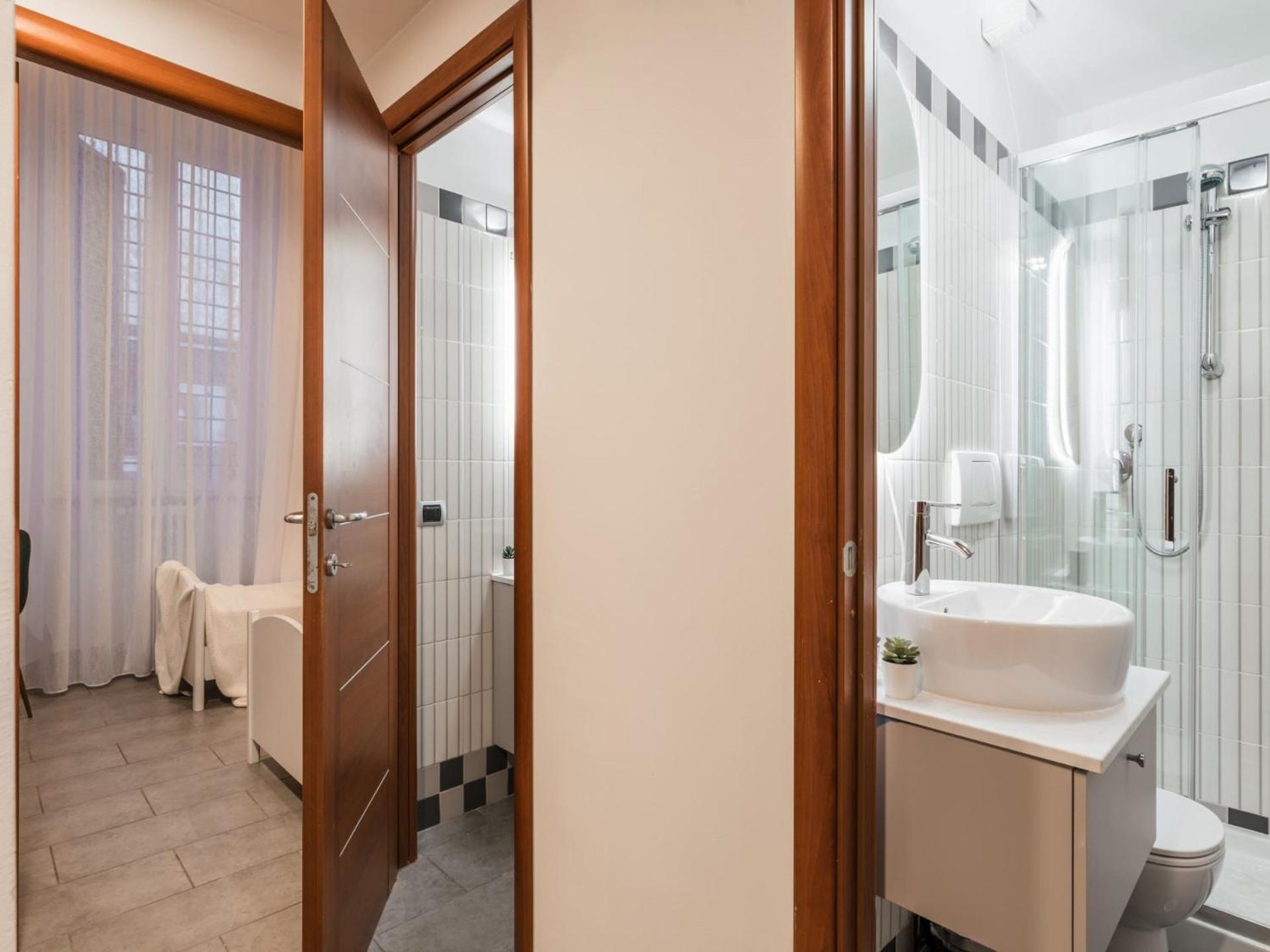 The Rent - Three-bedroom In Manzoni District Roma